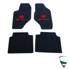Fußmatten 164-Sondermodell schwarz/ rotes Emblem Tuftvelour,gekettelt Rückenbeschichtung:Latex-Feinprägung