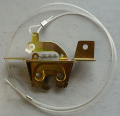 HOOD LOCK RIGHT SPIDER 916 (95-06) MECHANICAL WITH EMERGENCY CABLE